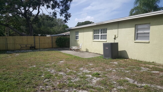 4412 W Varn Ave in Tampa, FL - Building Photo - Building Photo