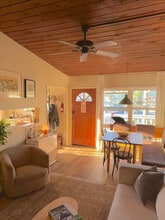 2075 Thomas Ave, Unit 2075 Thomas Avenue in San Diego, CA - Foto de edificio - Building Photo