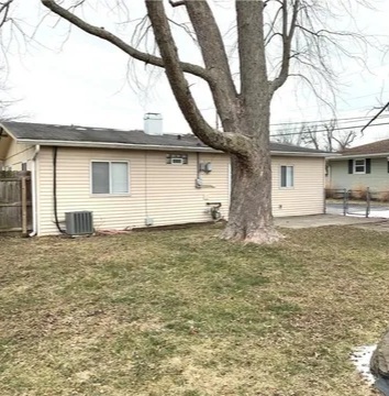 7725 E 50th St in Indianapolis, IN - Foto de edificio - Building Photo