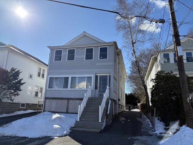 70 Unity Ave, Unit A in Belmont, MA - Foto de edificio - Building Photo