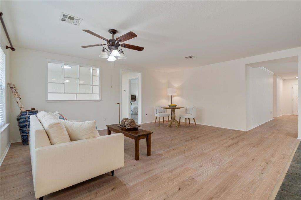 708 Yosemite Trail in Taylor, TX - Building Photo