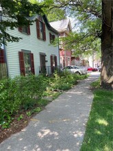 88 Academy St-Unit -3 in Poughkeepsie, NY - Foto de edificio - Building Photo