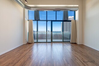 1645 W Ogden Ave in Chicago, IL - Building Photo - Building Photo