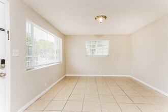 1564 NW 3rd Way in Pompano Beach, FL - Building Photo - Building Photo