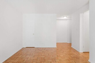 520 E 81st St in New York, NY - Building Photo - Building Photo