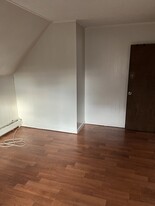 56 W Weir St in Taunton, MA - Building Photo