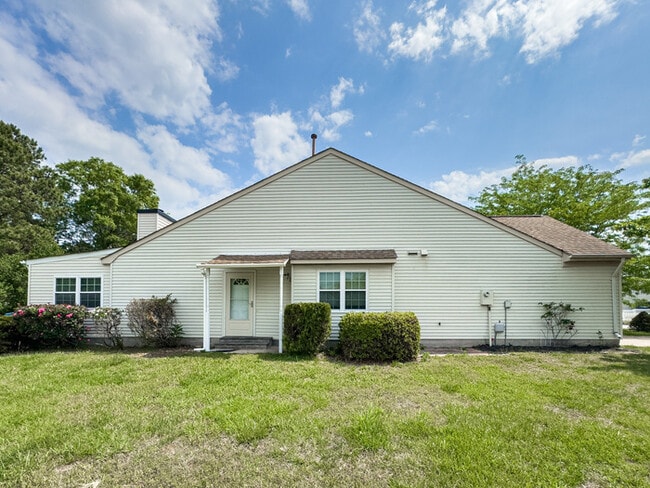 1944 Lewisham Way in Virginia Beach, VA - Building Photo - Building Photo