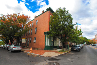 835 W Lombard St in Baltimore, MD - Building Photo - Primary Photo