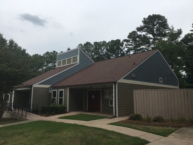 Meadow Oaks in Charlotte, NC - Building Photo - Building Photo