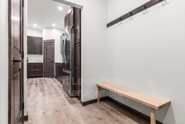 1540 Trumble Creek Rd in Kalispell, MT - Foto de edificio - Building Photo