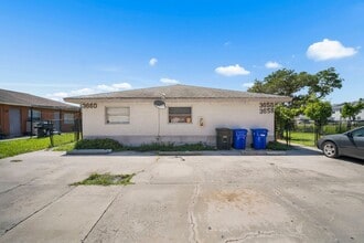 3656 Seminole Ave in Ft. Myers, FL - Building Photo - Building Photo