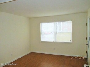 6103 Blevins Gap Rd-Unit -4 in Louisville, KY - Building Photo - Building Photo