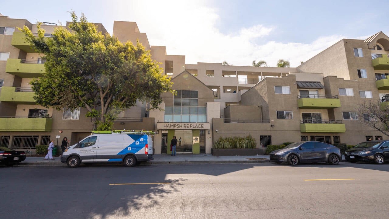 Hampshire Place in Los Angeles, CA - Foto de edificio