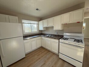 2606 E Hennepin Ave in Minneapolis, MN - Building Photo - Building Photo