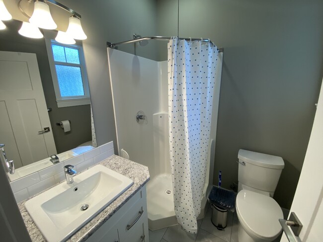 340 Harewood Rd in Nanaimo, BC - Building Photo - Building Photo