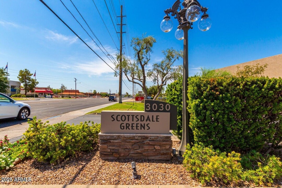 3030 N Hayden Rd, Unit Hayden Rd in Scottsdale, AZ - Building Photo