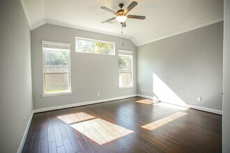 106 S Sawbridge Cir in Spring, TX - Building Photo - Building Photo