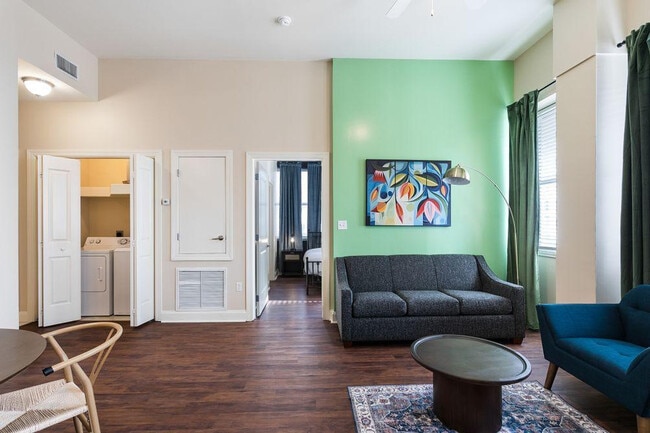 925 Common St, Unit ID1266319P in New Orleans, LA - Foto de edificio - Building Photo