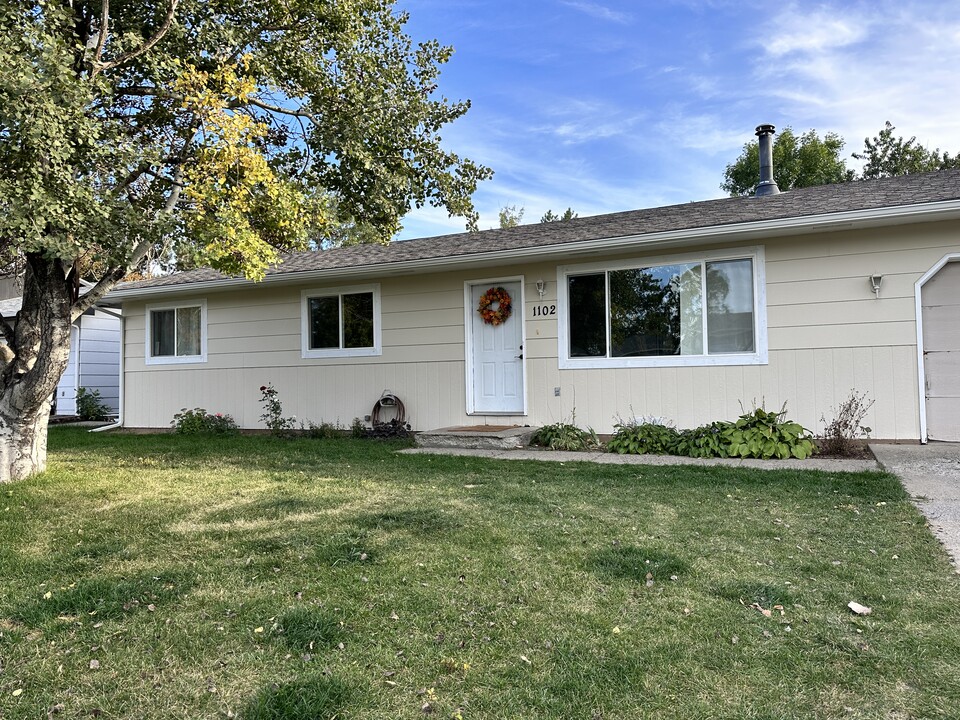 1101 Crist Dr in Billings, MT - Building Photo