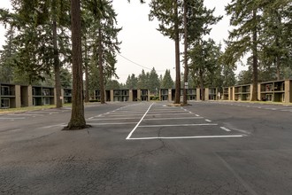 Ridgewood Apartments in Lakewood, WA - Building Photo - Building Photo