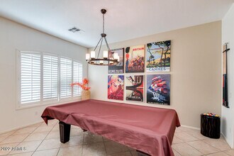 2037 W Periwinkle Way in Chandler, AZ - Building Photo - Building Photo