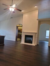 543 Powers Ave in Clovis, CA - Building Photo - Building Photo