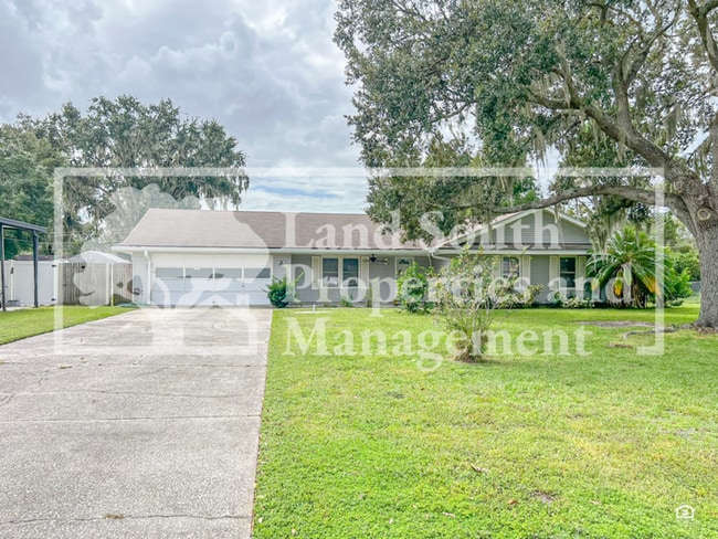 property at 2926 Forestgreen Dr S