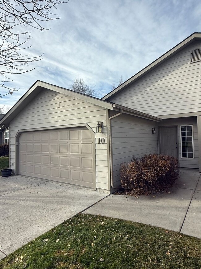 4050 W Babcock St in Bozeman, MT - Building Photo - Building Photo