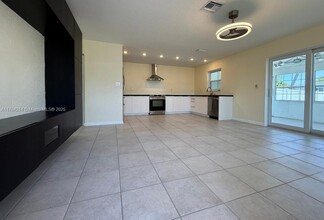 5160 SW 26th Ave in Fort Lauderdale, FL - Building Photo - Building Photo