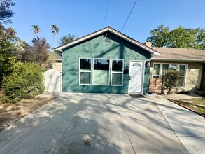 430 Eaton Dr in Pasadena, CA - Building Photo - Building Photo