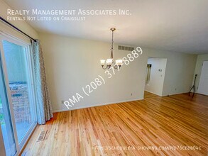 2360 S Ridgeview Way in Boise, ID - Building Photo - Building Photo