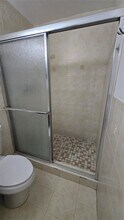 9920 SW 32nd St in Miami, FL - Building Photo - Building Photo