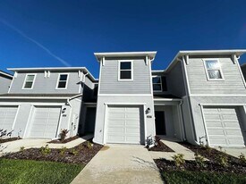 2427 Bevel Ln in Davenport, FL - Building Photo