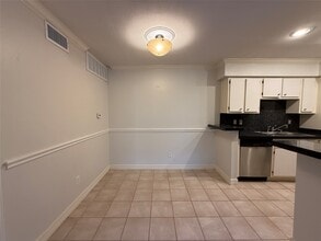 2250 Bering Dr in Houston, TX - Building Photo - Building Photo