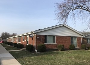 326 W Division St in Villa Park, IL - Building Photo