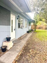5510 SW 32nd St in Pembroke Park, FL - Building Photo