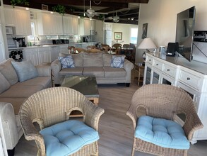 539 Dune Rd in Southampton, NY - Foto de edificio - Building Photo