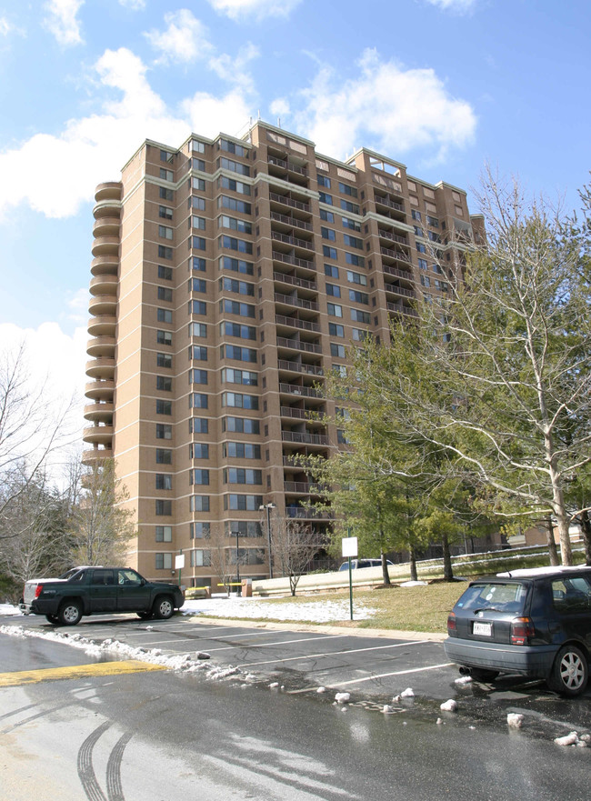 Grosvenor Park in Rockville, MD - Foto de edificio - Building Photo