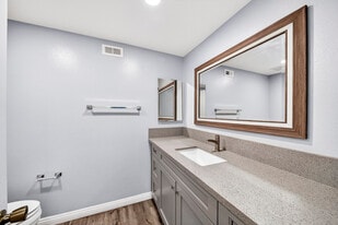 24110 Western Ave in Harbor City, CA - Building Photo