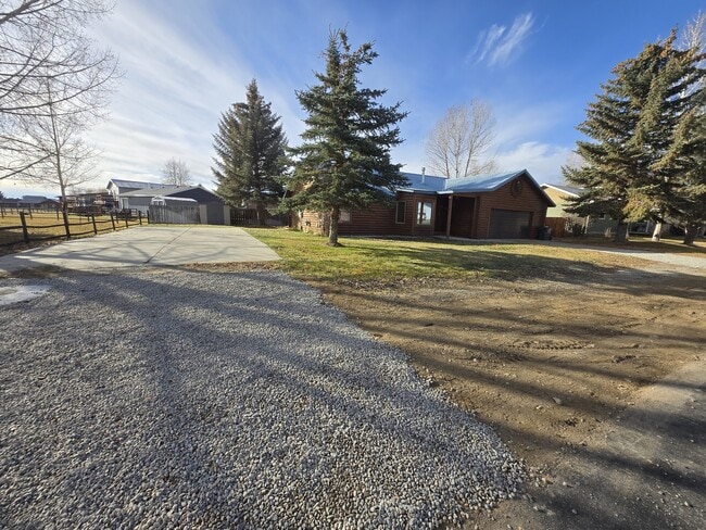 426 Jade St in Pinedale, WY - Building Photo - Building Photo