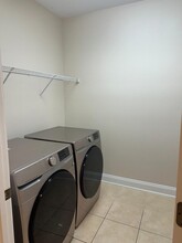 7441 Regina Way in Orlando, FL - Building Photo - Building Photo