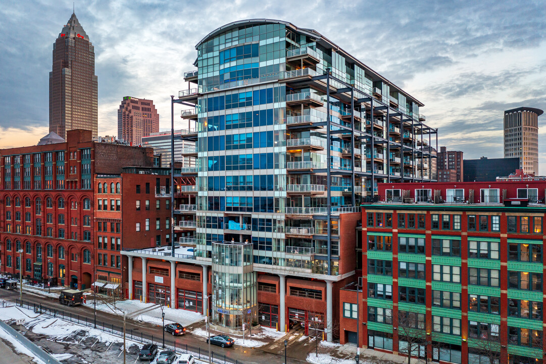 Pinnacle Condominiums in Cleveland, OH - Foto de edificio