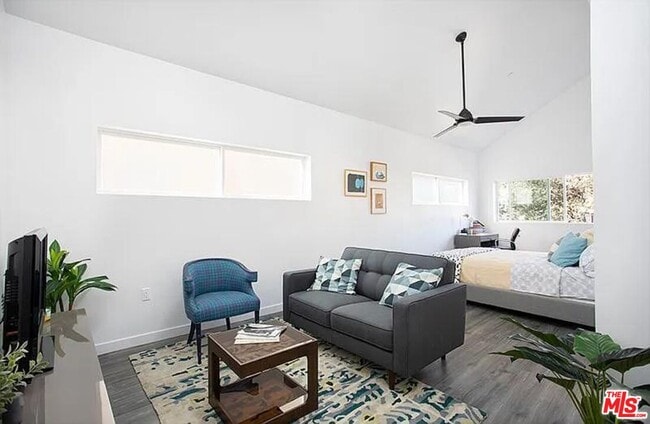 6044 La Prada St in Los Angeles, CA - Building Photo - Building Photo