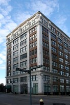 1709 Washington Ave, Unit 703 in St. Louis, MO - Foto de edificio - Building Photo