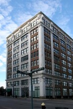 1709 Washington Ave, Unit 703 in St. Louis, MO - Building Photo - Building Photo