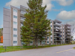 Gloria Gardens Apartments in North Bay, ON - Building Photo - Building Photo