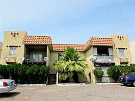5340 Retablo Ave, Unit B in Las Vegas, NV - Building Photo
