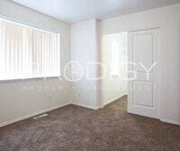 632 N Hydra Pl photo'