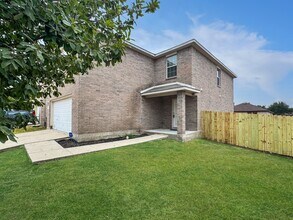 8211 Heights Valley in Converse, TX - Building Photo - Building Photo