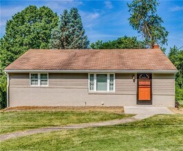 114 Neilson Dr in Clairton, PA - Building Photo - Building Photo